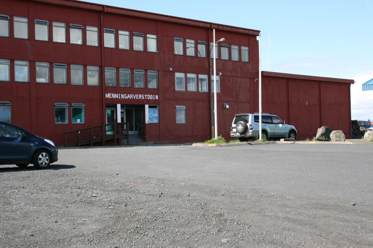 Art Hostel And Apartments Stokkseyri Exteriör bild